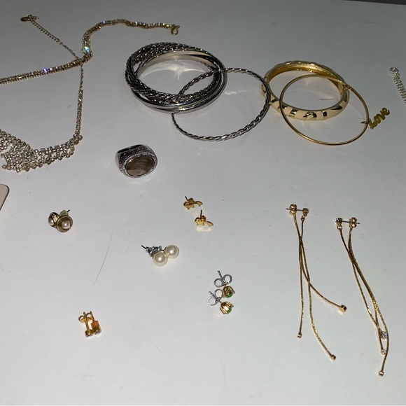 MISCELLANEOUS Womens Costume Jewelry Rings, Necklaces, Bracelets, Earrings 22pc - Picture 9 of 10